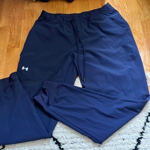 Under armour size medium wind joggers, cinched bottoms